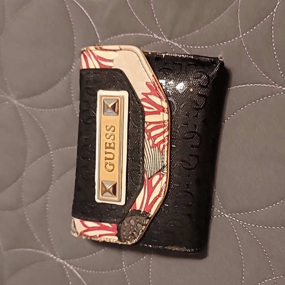 Guess purse - Picture 5 of 14